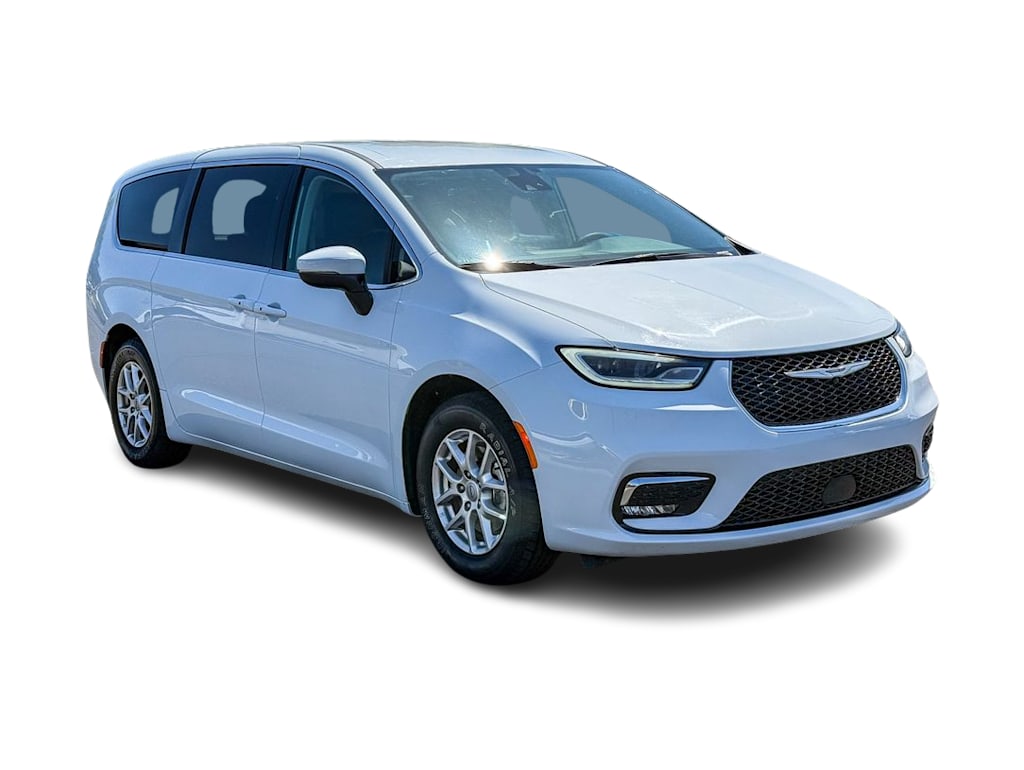 Thumbnail: 2023 Chrysler Pacifica - 18