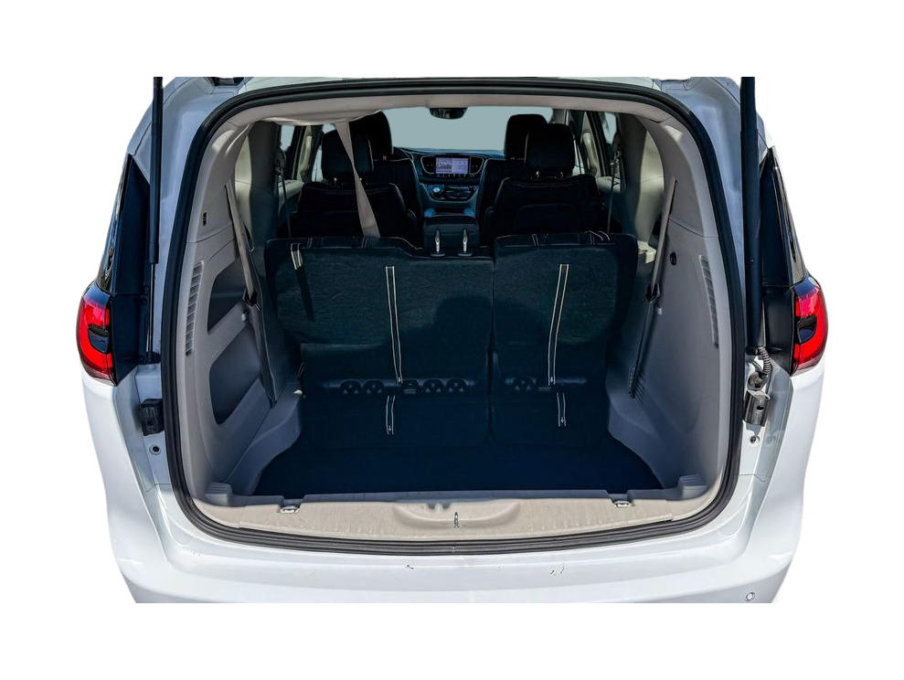 Thumbnail: 2023 Chrysler Pacifica - 15