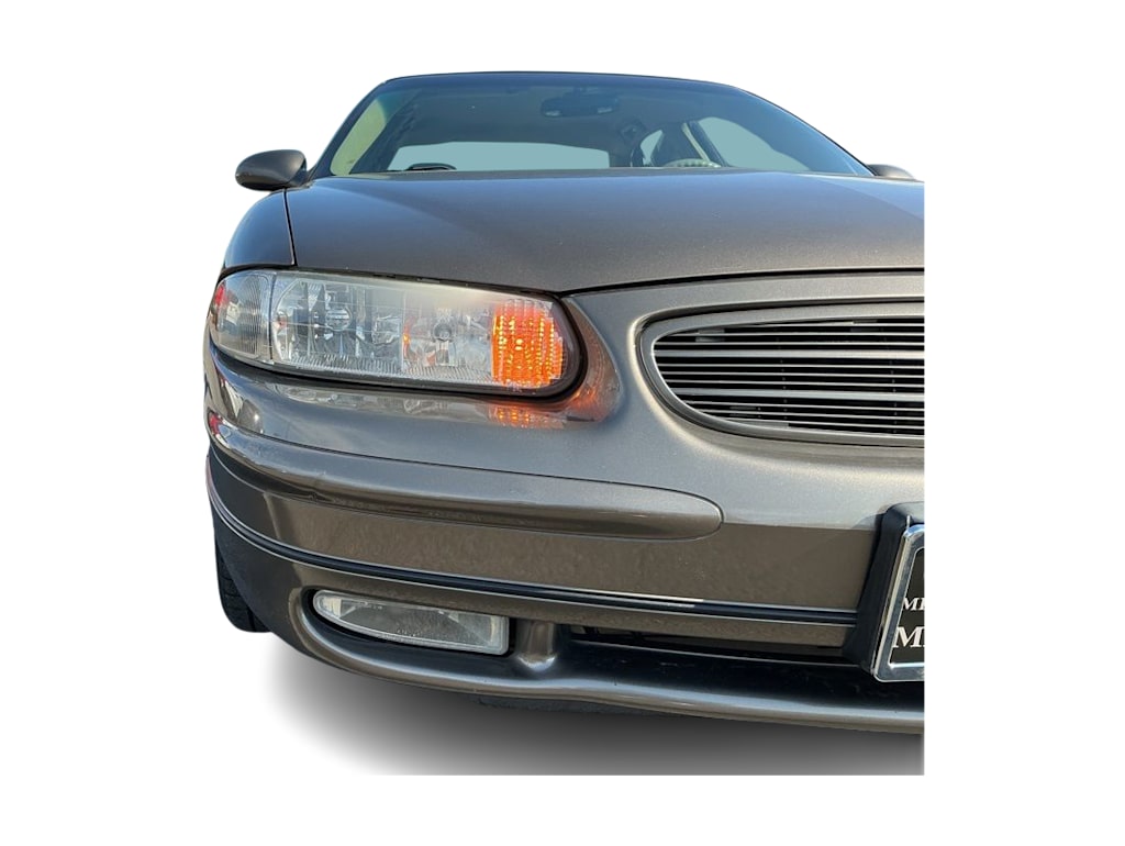 Thumbnail: 2004 Buick Regal - 3
