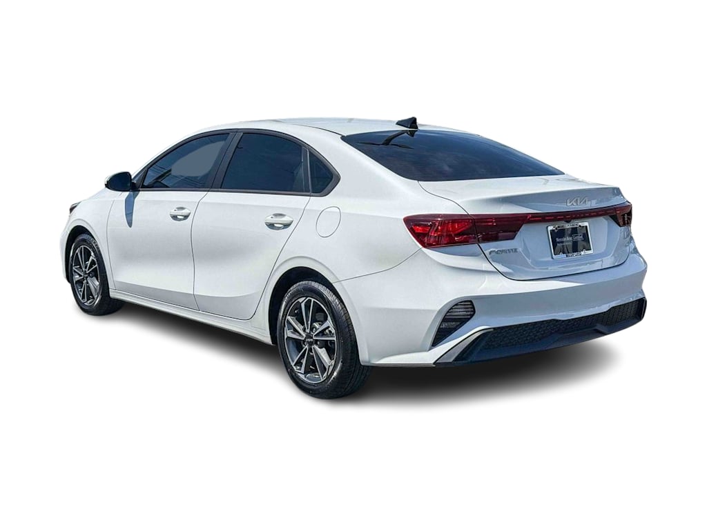 Thumbnail: 2023 Kia Forte - 3