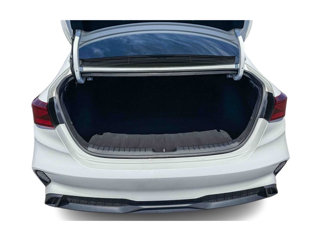 Thumbnail: 2023 Kia Forte - 15