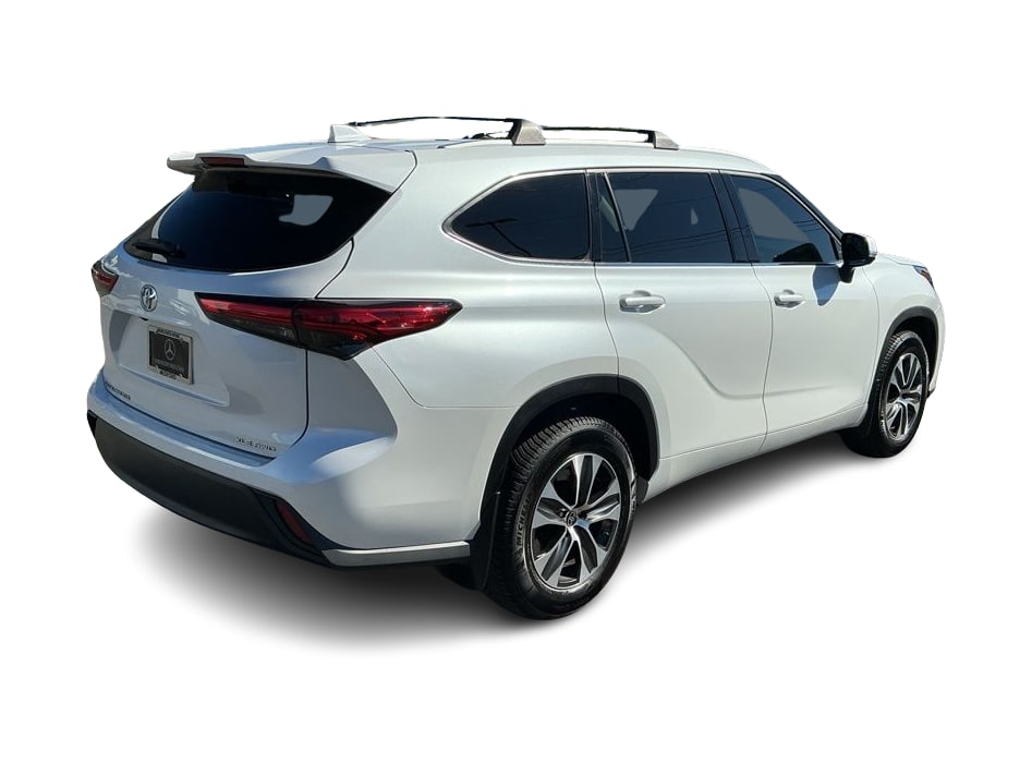 Thumbnail: 2022 Toyota Highlander - 18