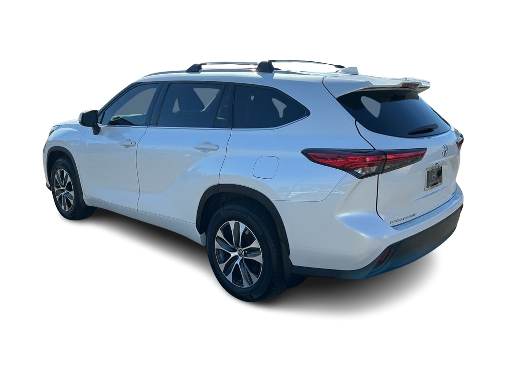 Thumbnail: 2022 Toyota Highlander - 3