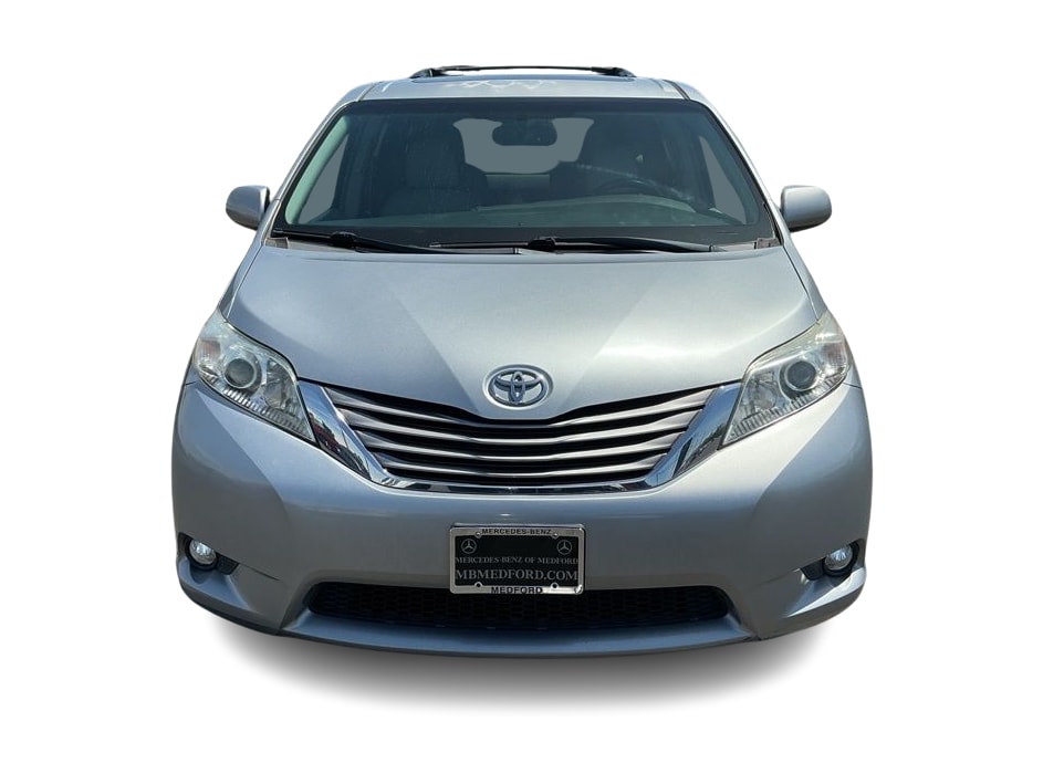 Thumbnail: 2016 Toyota Sienna - 5