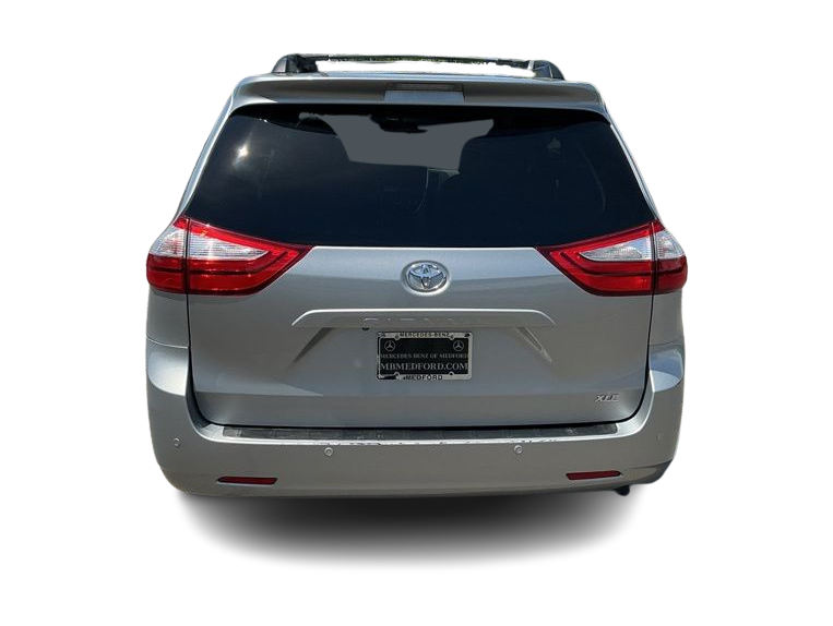 Thumbnail: 2016 Toyota Sienna - 4