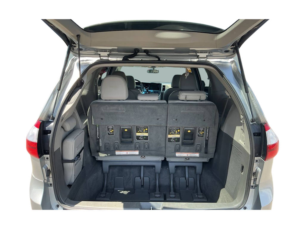 Thumbnail: 2016 Toyota Sienna - 13