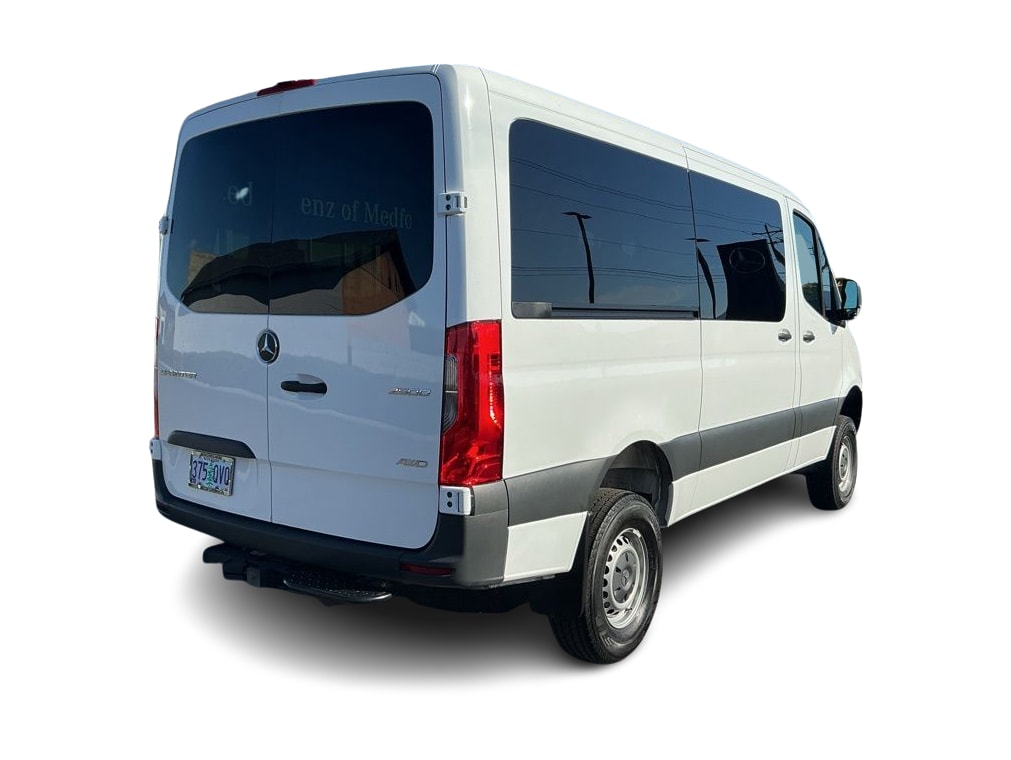 Thumbnail: 2025 Mercedes-Benz Sprinter - 17