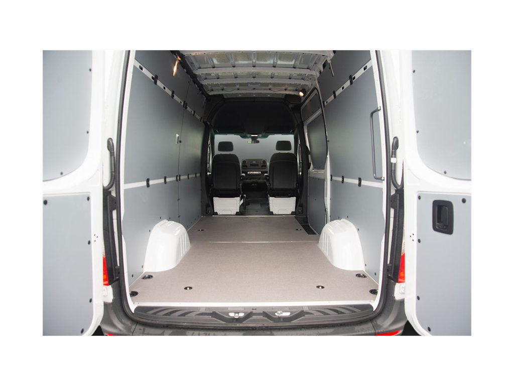 Thumbnail: 2025 Mercedes-Benz Sprinter - 16