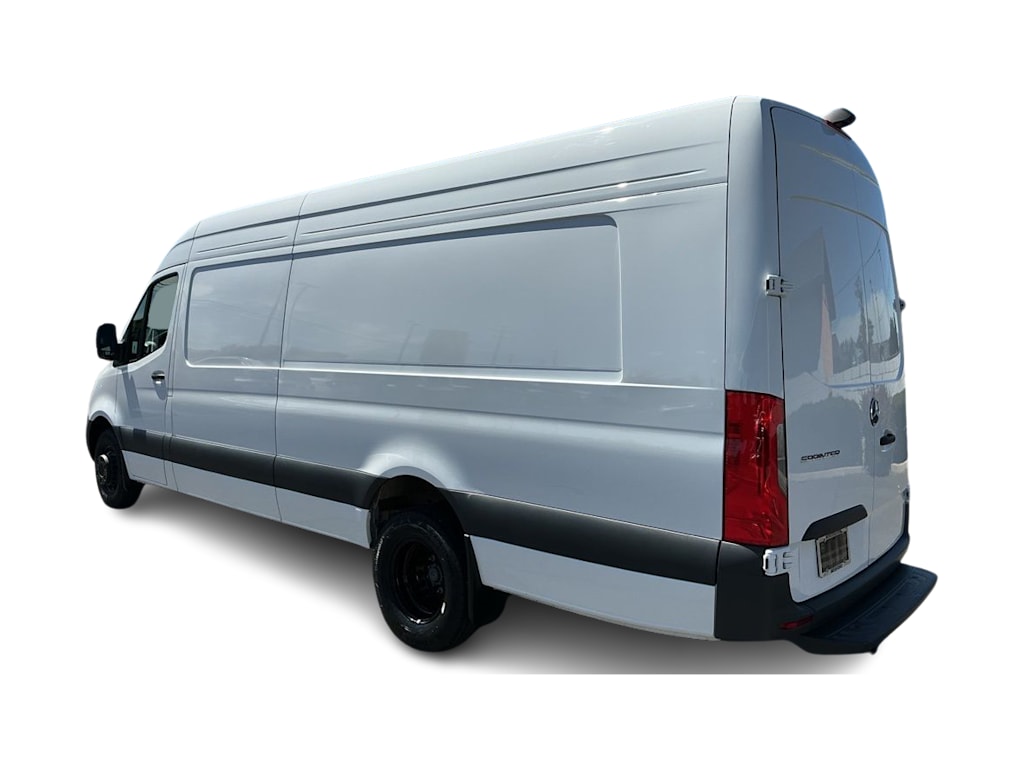 Thumbnail: 2025 Mercedes-Benz Sprinter - 3