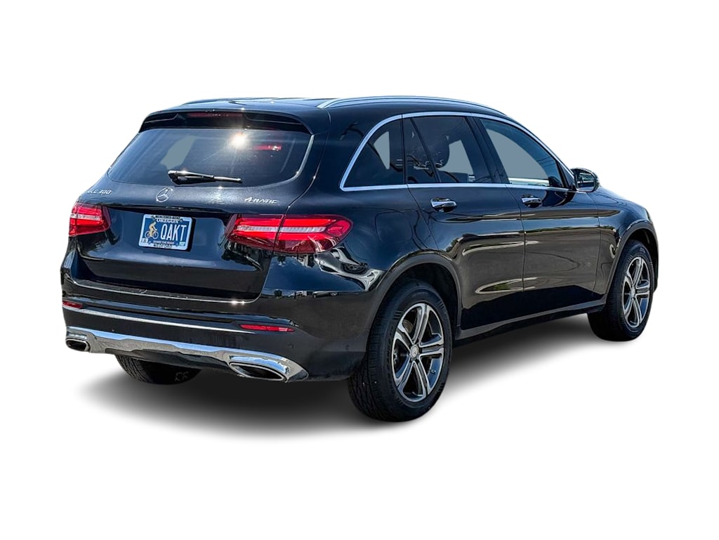 Thumbnail: 2016 Mercedes-Benz GLC - 18
