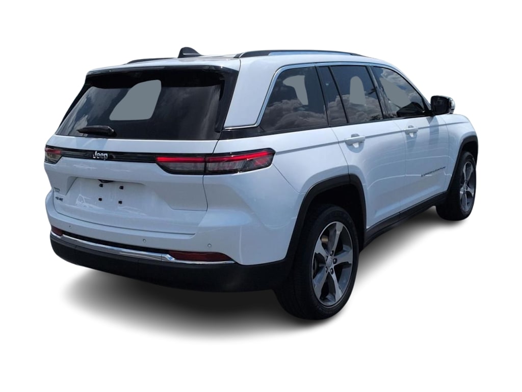 Thumbnail: 2022 Jeep Grand Cherokee - 21