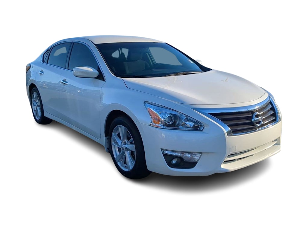 Thumbnail: 2015 Nissan Altima - 17