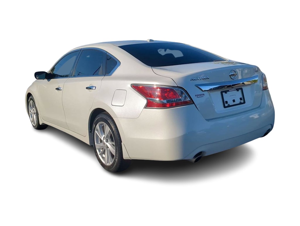 Thumbnail: 2015 Nissan Altima - 22