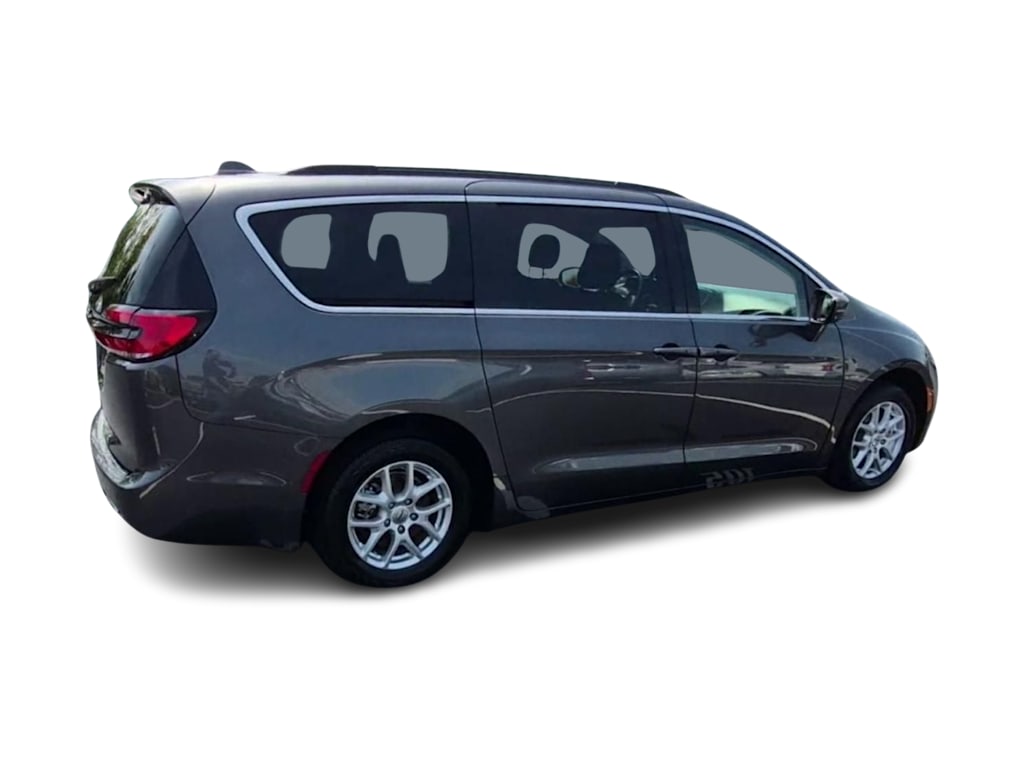 Thumbnail: 2022 Chrysler Pacifica - 17