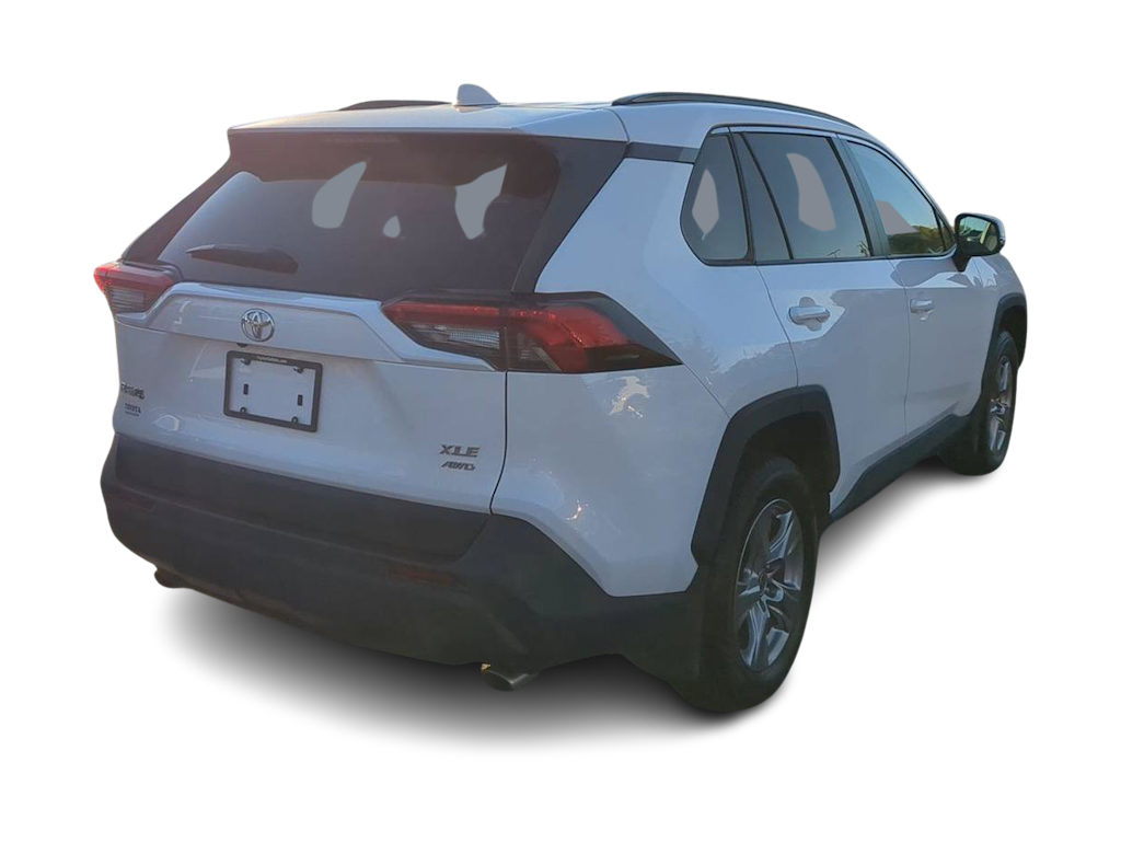 Thumbnail: 2022 Toyota RAV4 - 21