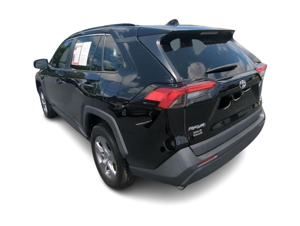 Thumbnail: 2022 Toyota RAV4 - 4