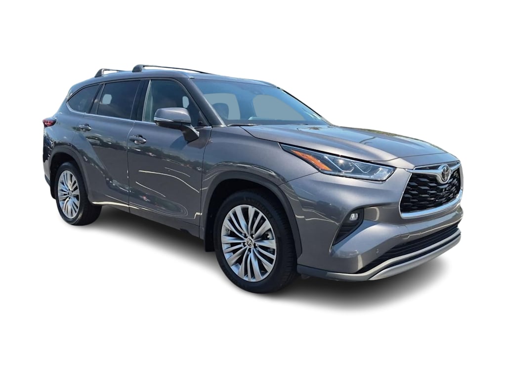 Thumbnail: 2022 Toyota Highlander - 20