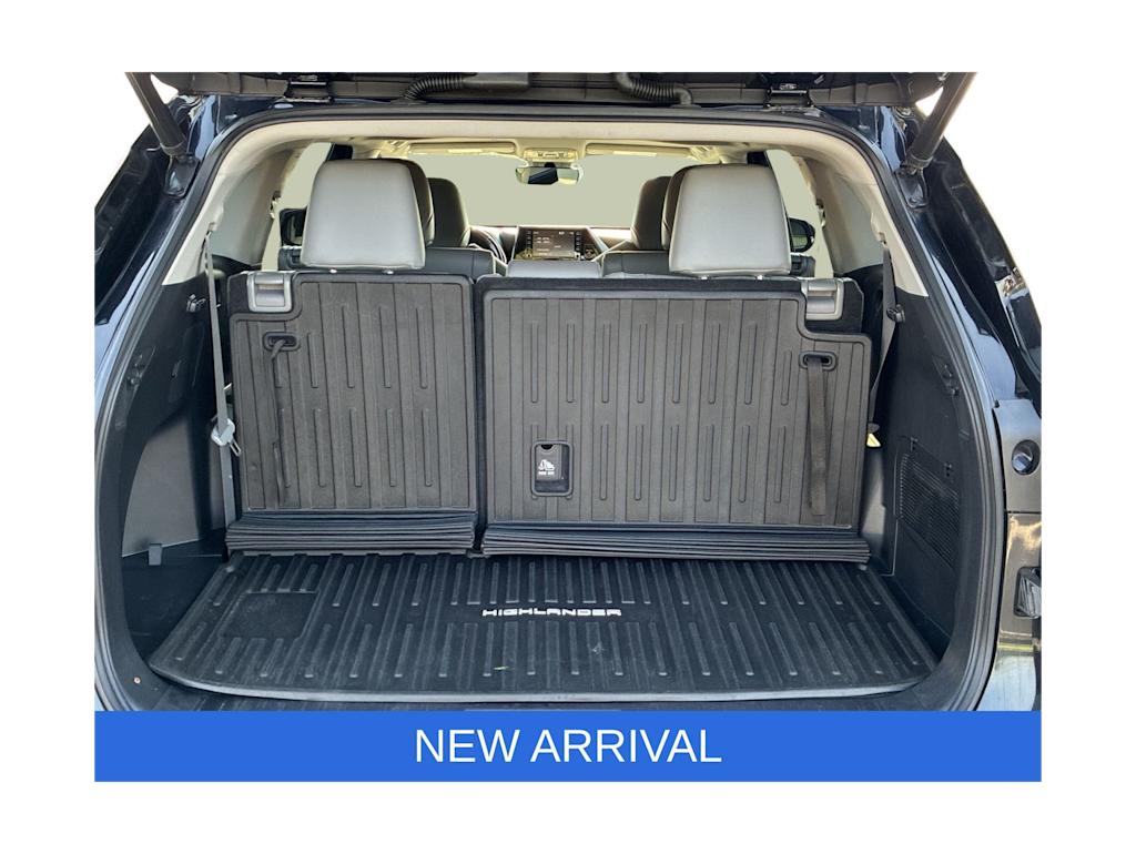 Thumbnail: 2021 Toyota Highlander - 17