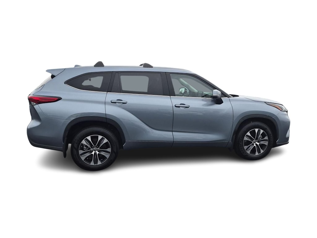 Thumbnail: 2022 Toyota Highlander - 24
