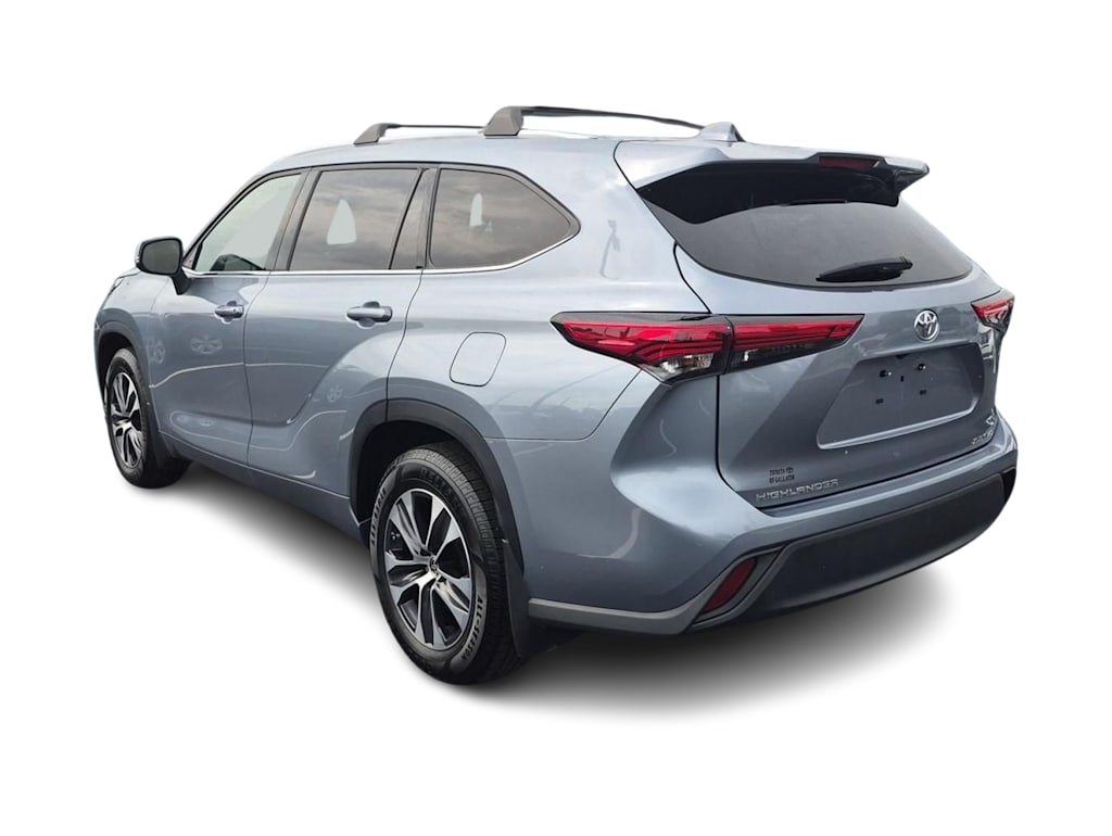 Thumbnail: 2022 Toyota Highlander - 4
