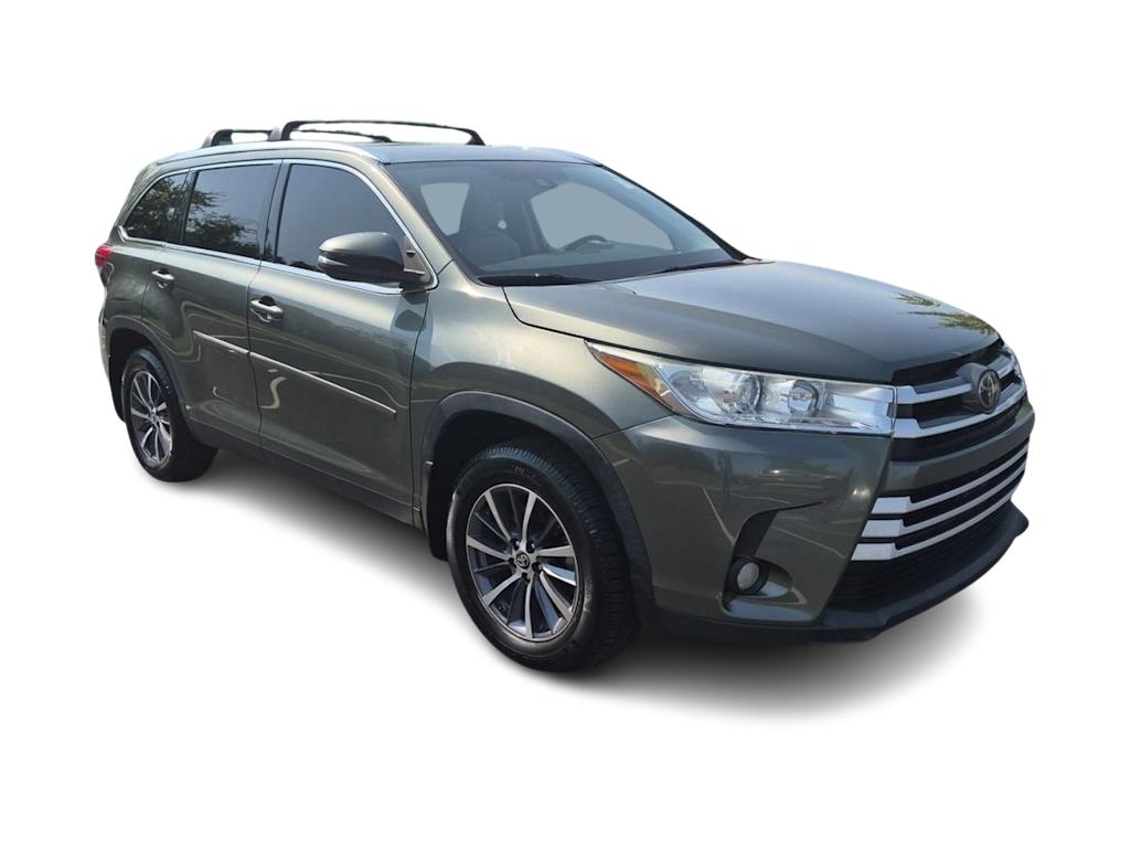 Thumbnail: 2019 Toyota Highlander - 15