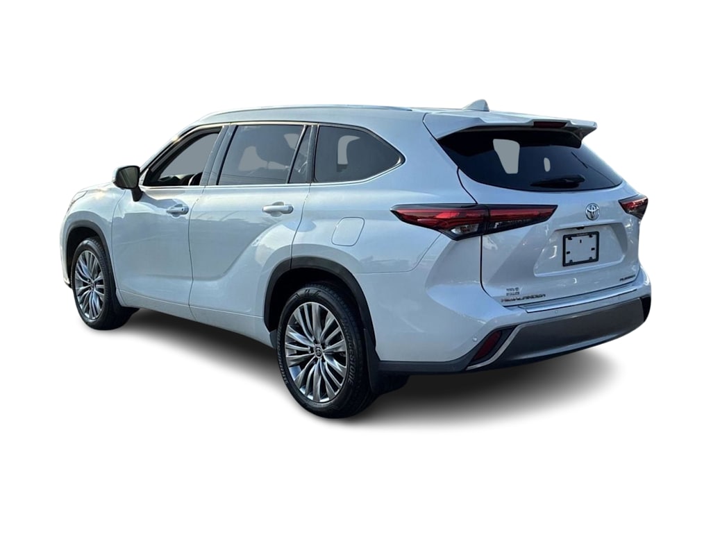 Thumbnail: 2023 Toyota Highlander - 4