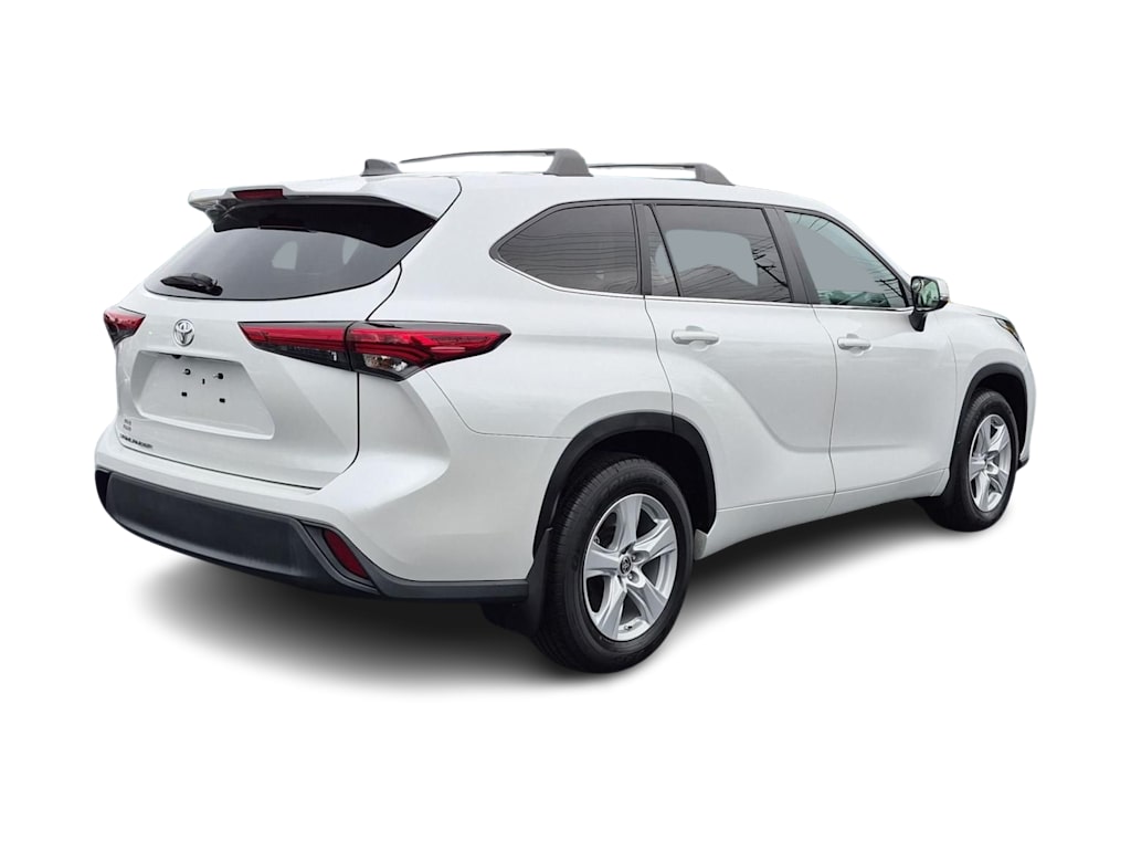 Thumbnail: 2023 Toyota Highlander - 23