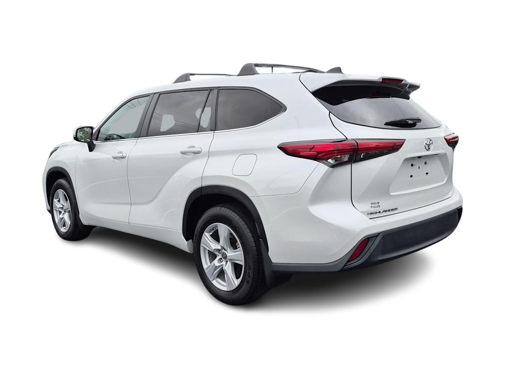 Thumbnail: 2023 Toyota Highlander - 4