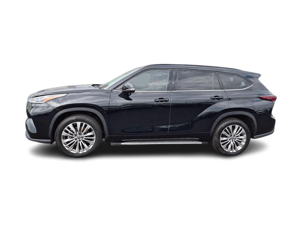 Thumbnail: 2024 Toyota Highlander - 3