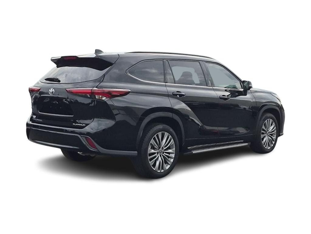 Thumbnail: 2024 Toyota Highlander - 21