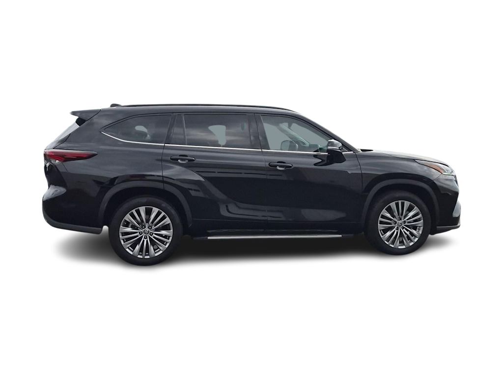 Thumbnail: 2024 Toyota Highlander - 22