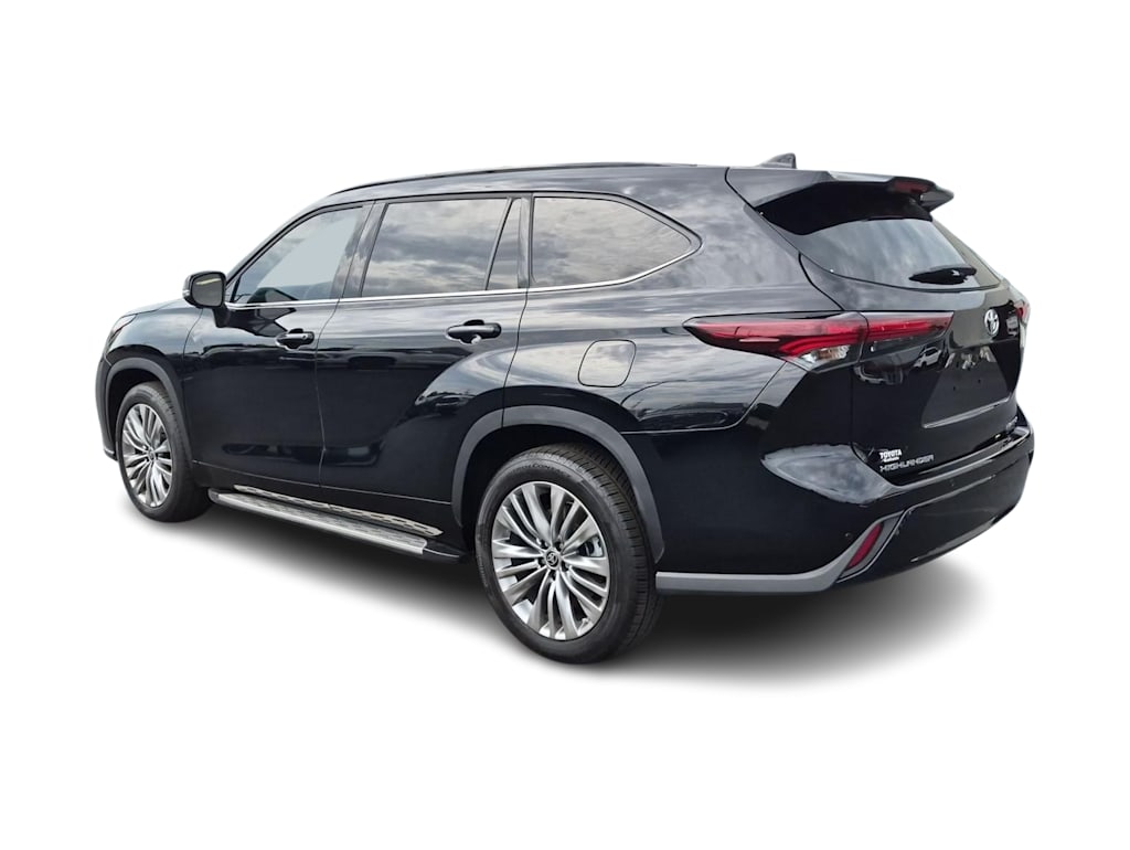 Thumbnail: 2024 Toyota Highlander - 4