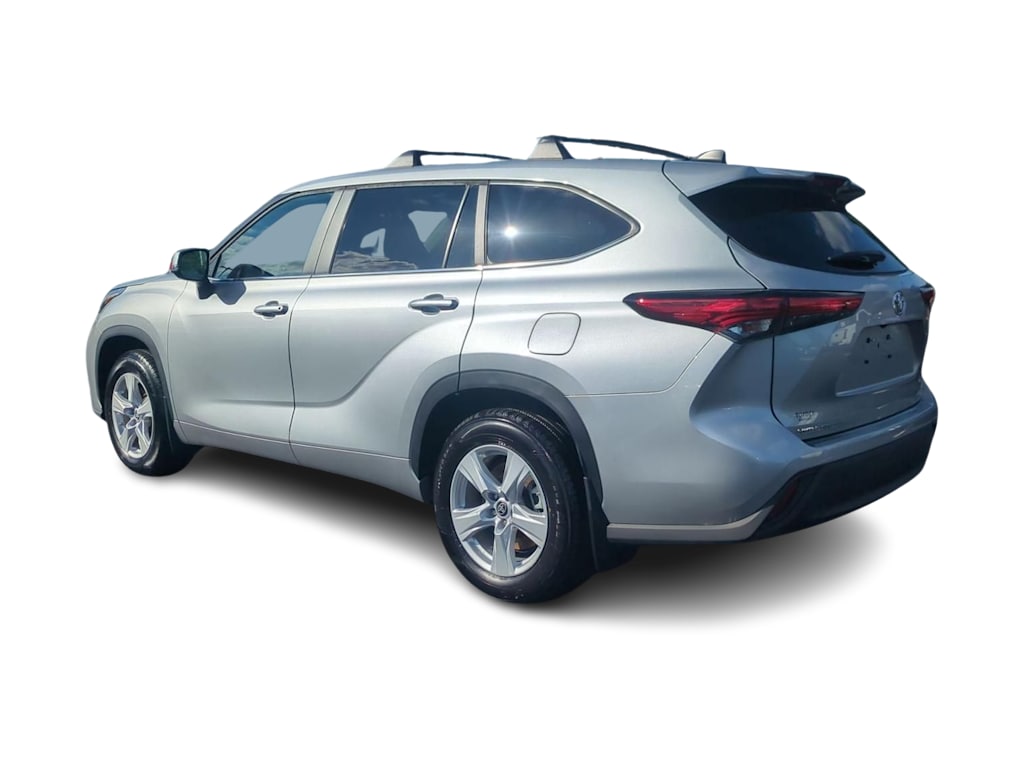 Thumbnail: 2023 Toyota Highlander - 4
