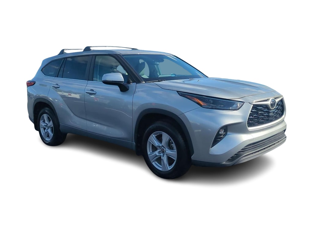 Thumbnail: 2023 Toyota Highlander - 18