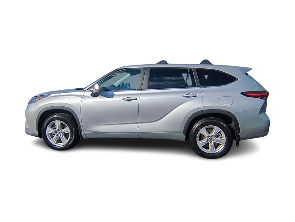 Thumbnail: 2023 Toyota Highlander - 3