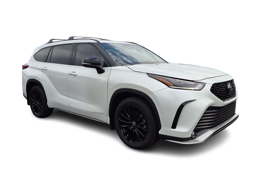 Thumbnail: 2023 Toyota Highlander - 20