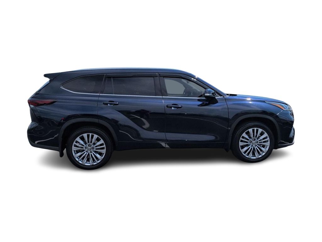 Thumbnail: 2026 Toyota Highlander - 23