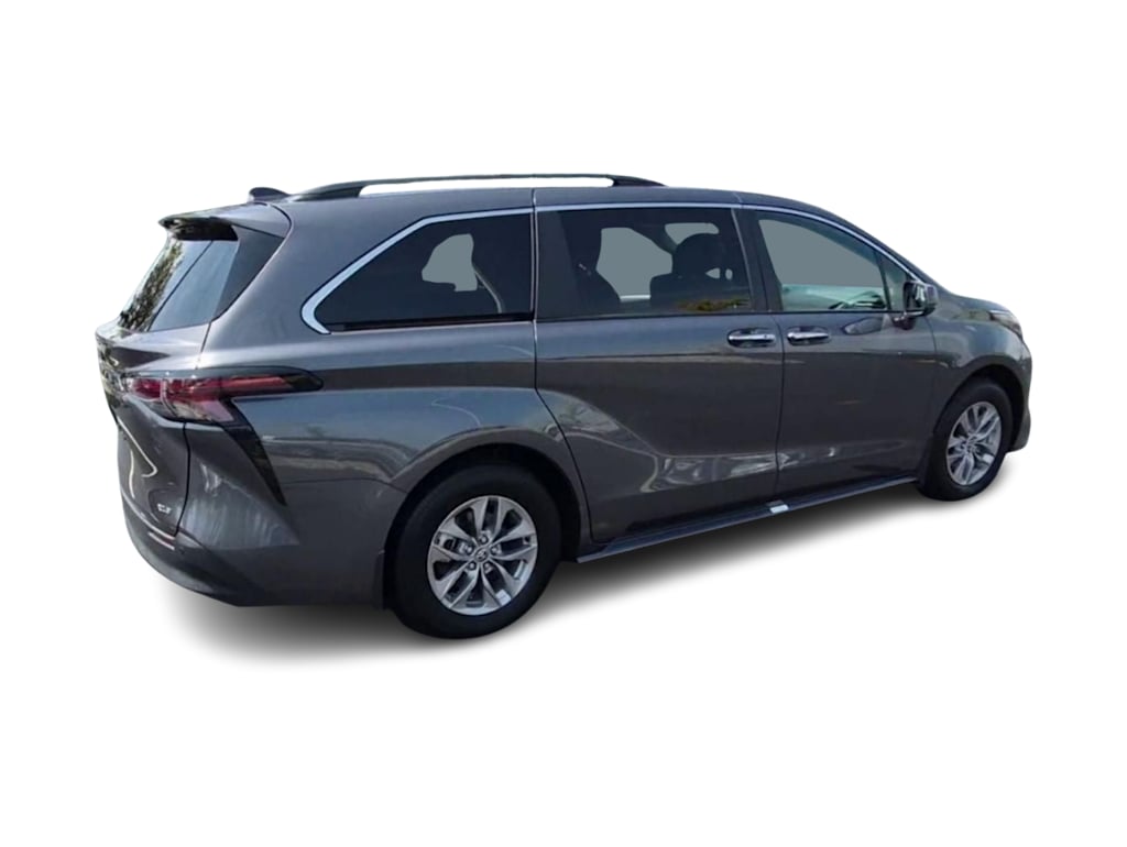 Thumbnail: 2025 Toyota Sienna - 18