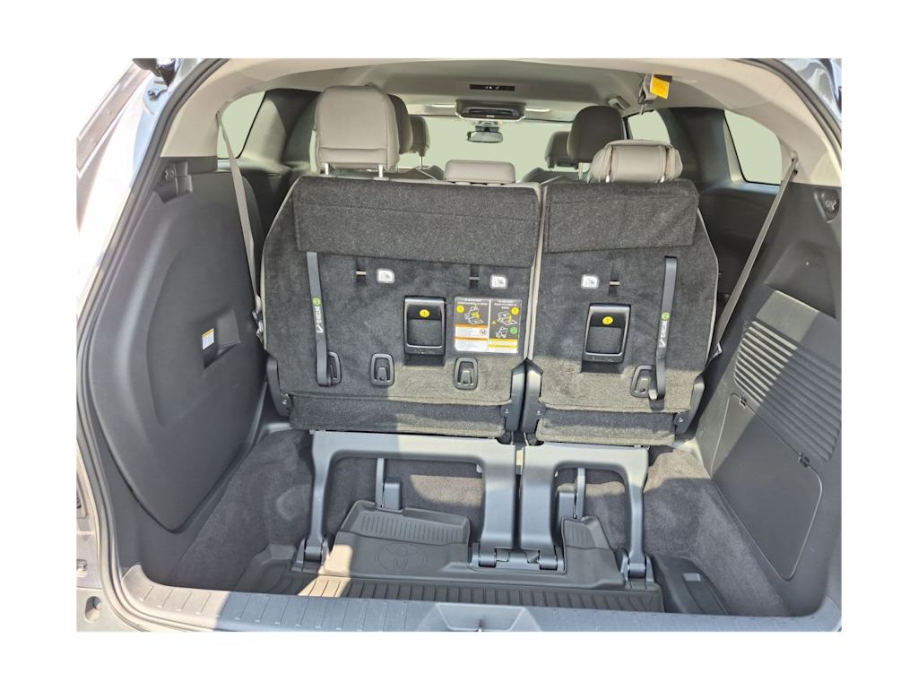 Thumbnail: 2025 Toyota Sienna - 15