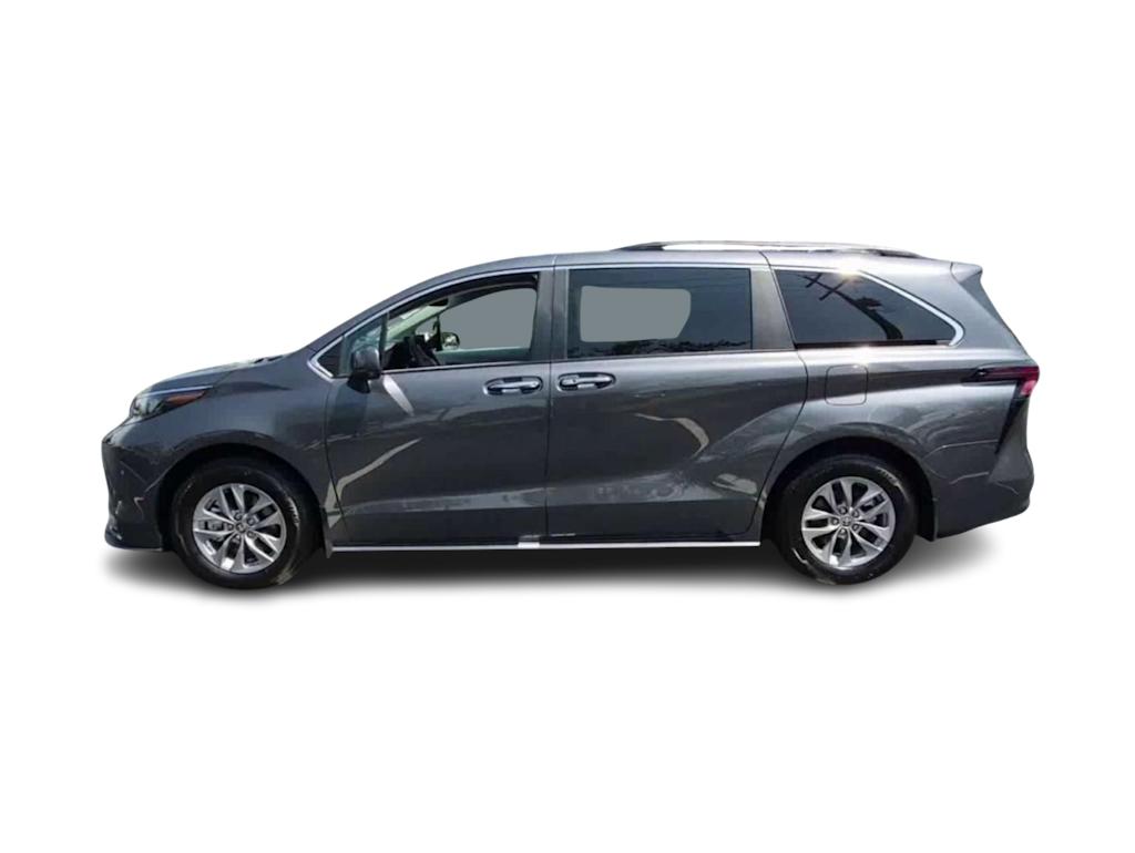 Thumbnail: 2025 Toyota Sienna - 17