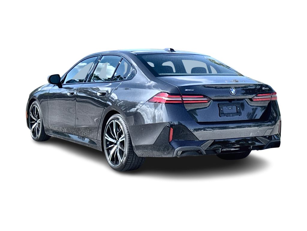 Thumbnail: 2024 BMW 5 Series - 4