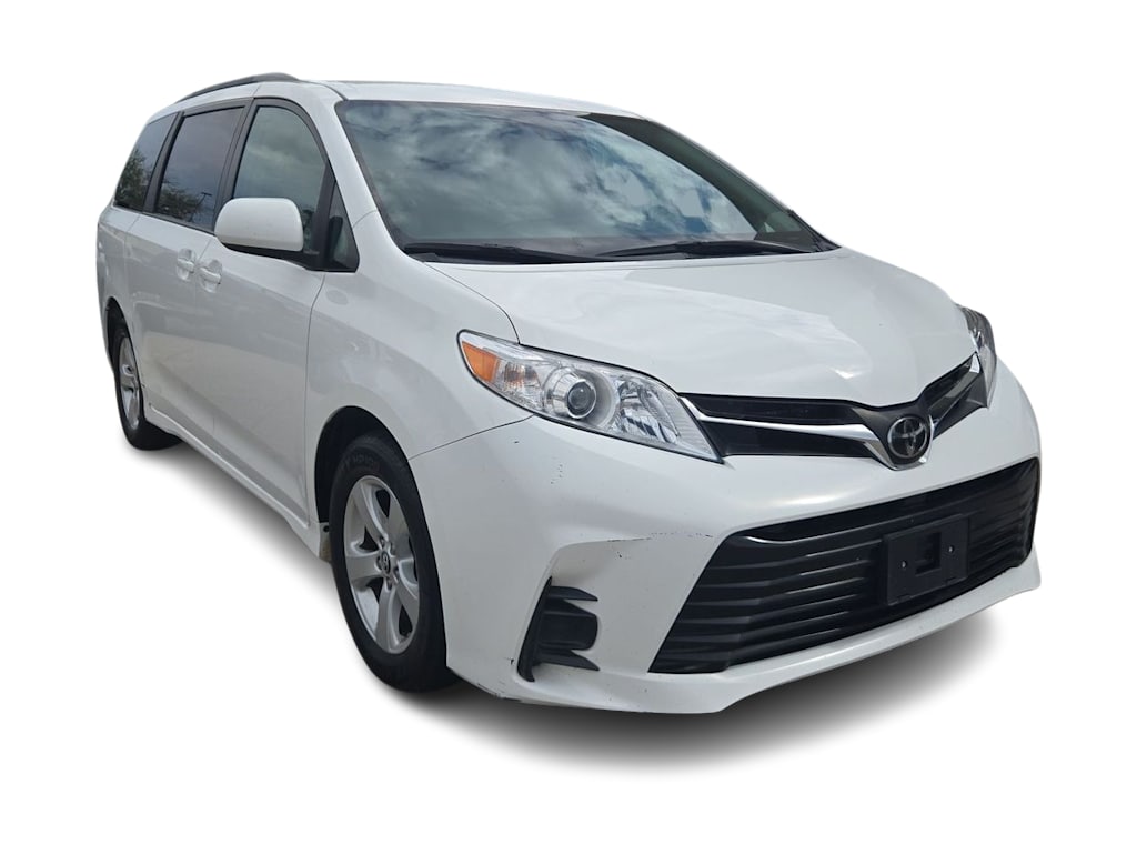 Thumbnail: 2018 Toyota Sienna - 18