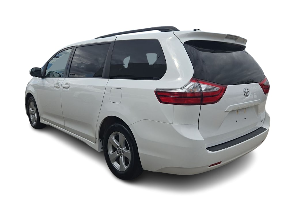 Thumbnail: 2018 Toyota Sienna - 4