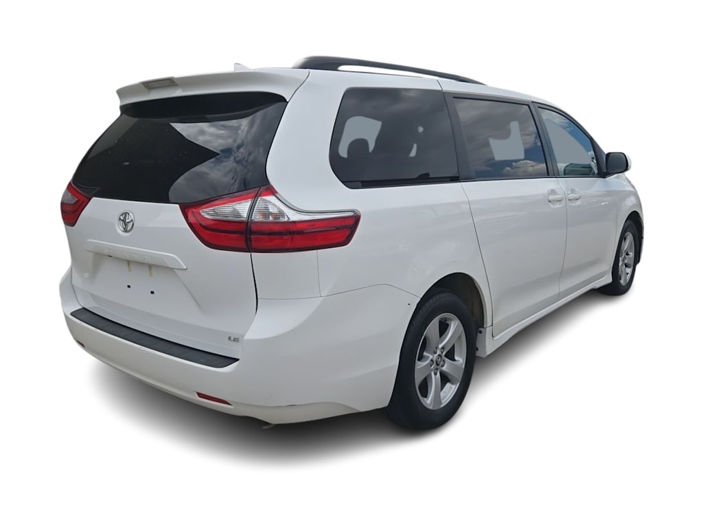 Thumbnail: 2018 Toyota Sienna - 20