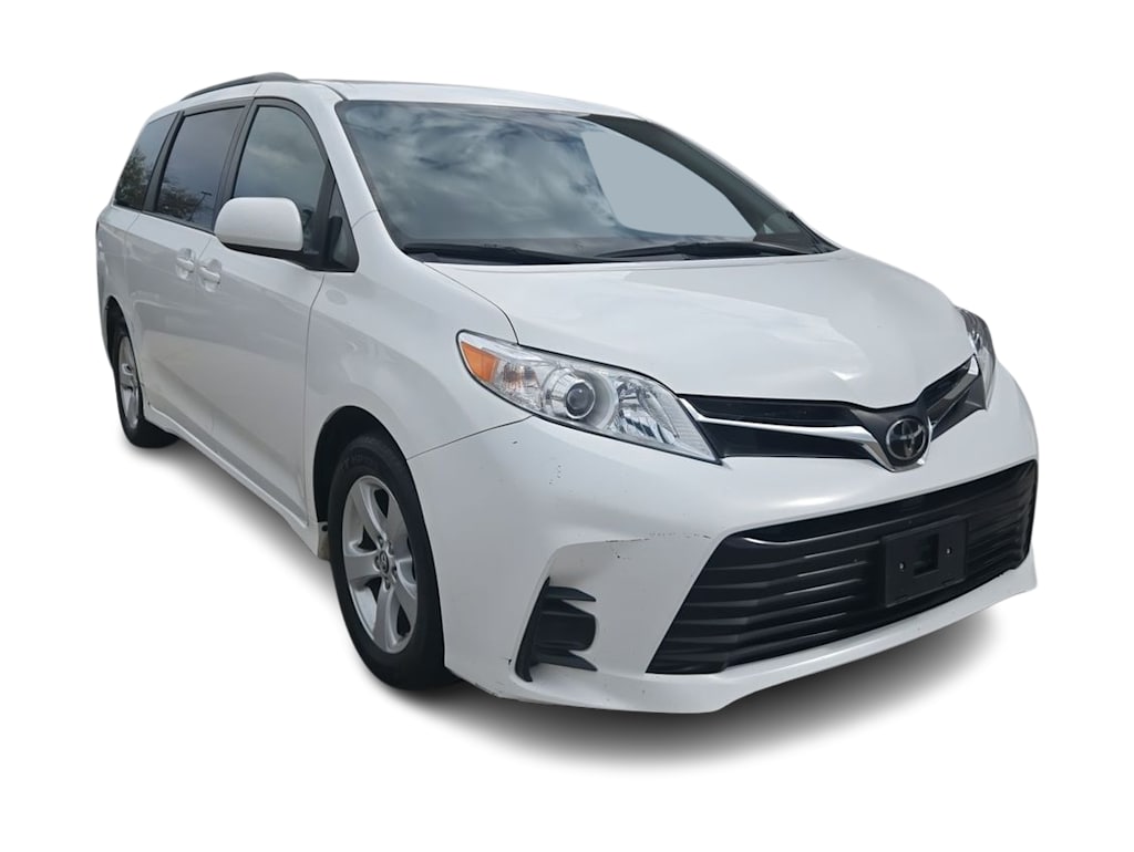 Thumbnail: 2018 Toyota Sienna - 18