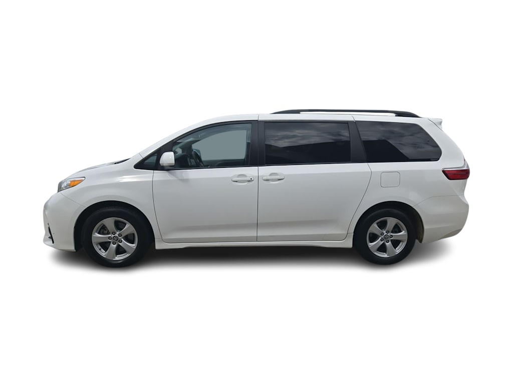 Thumbnail: 2018 Toyota Sienna - 3