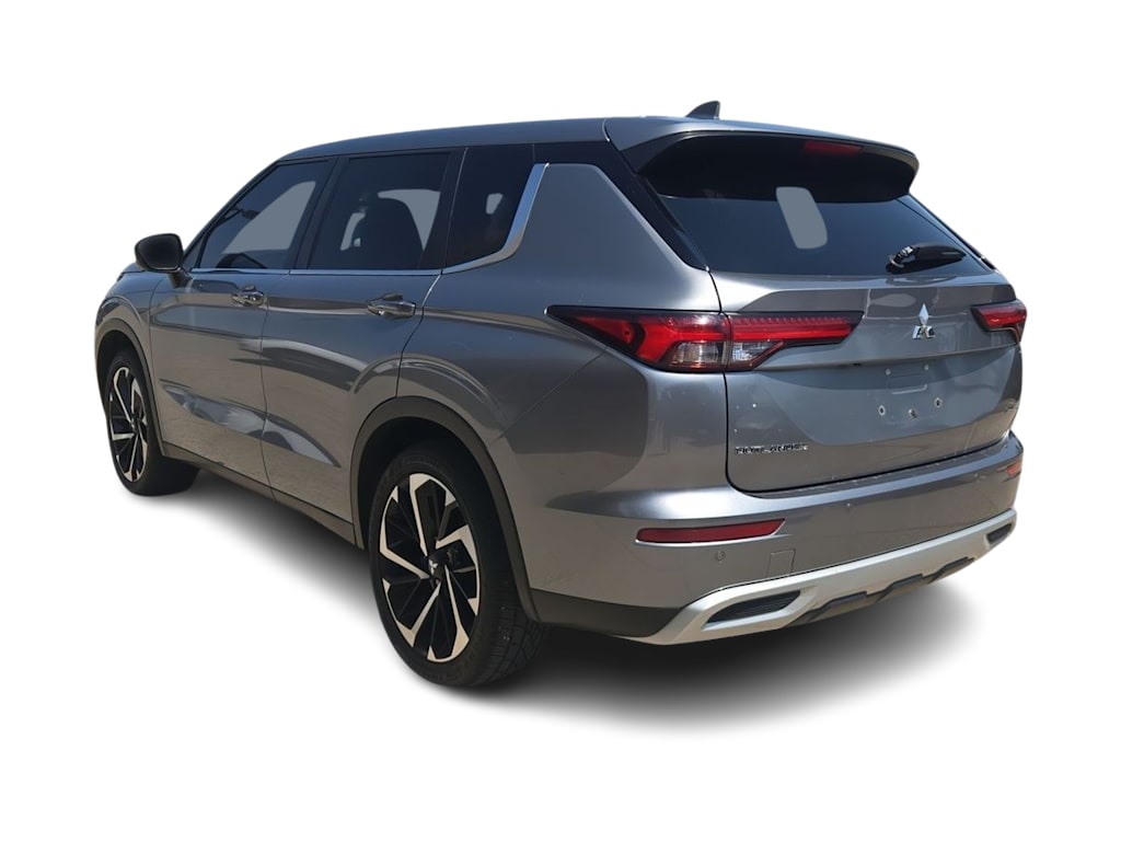 Thumbnail: 2022 Mitsubishi Outlander - 4