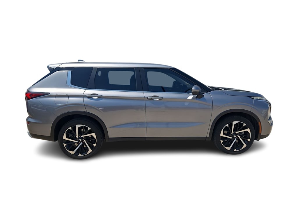 Thumbnail: 2022 Mitsubishi Outlander - 22