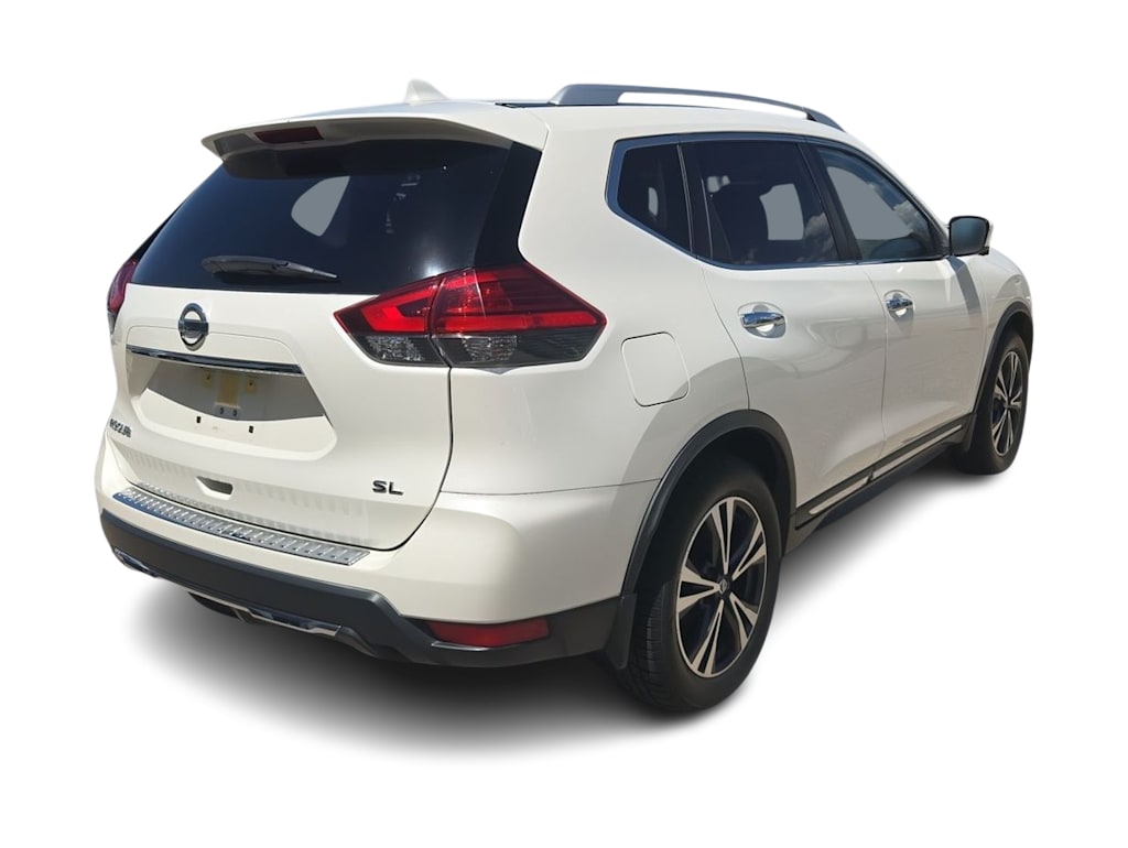 Thumbnail: 2017 Nissan Rogue - 22