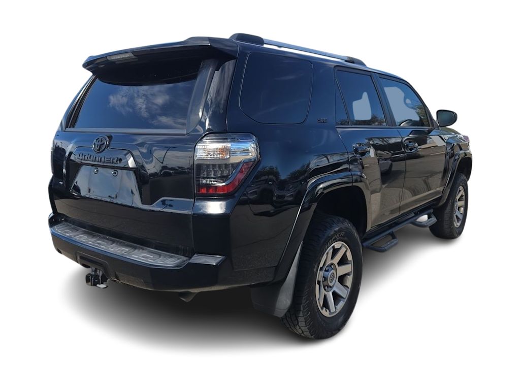Thumbnail: 2019 Toyota 4Runner - 21